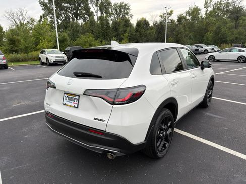 Used 2025 Honda HR-V Sport image 6