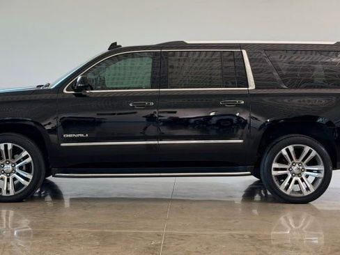 Used 2019 GMC Yukon XL Denali w/ Open Road Package AWD/4WD image 4