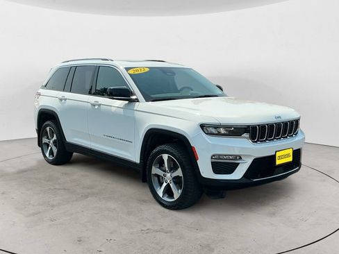 Used 2022 Jeep Grand Cherokee Limited 4xe w/ Luxury Tech Group II AWD/4WD image 3