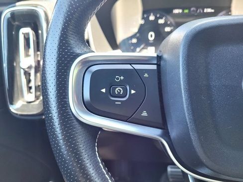 Used 2019 Volvo XC40 T5 R-Design AWD/4WD image 24