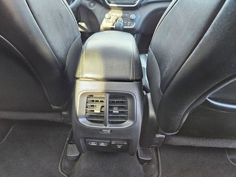 Used 2022 Jeep Cherokee Limited image 34