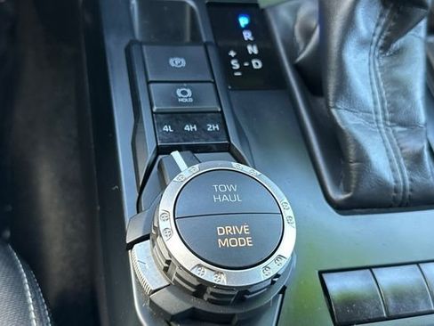 Used 2024 Toyota Tacoma TRD Sport image 32