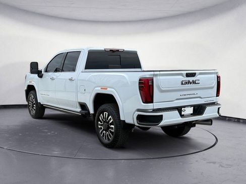 Used 2026 GMC Sierra 2500 Denali Ultimate image 2