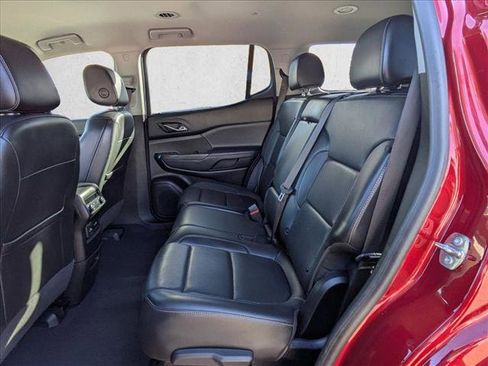 Used 2023 GMC Acadia SLT image 12