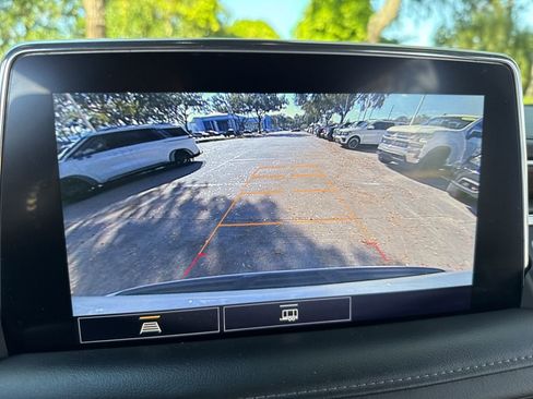 Used 2021 Chevrolet Suburban LT image 27