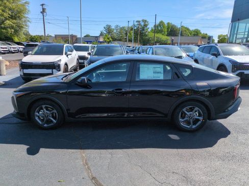 New 2025 Kia K4 FWD image 4