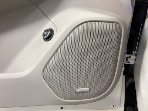 Used 2018 GMC Acadia SLT image 22