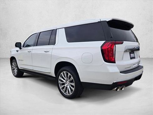 Used 2022 GMC Yukon XL Denali w/ Denali Ultimate Package image 7