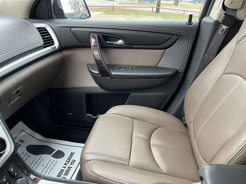 Used 2014 GMC Acadia SLT image 29