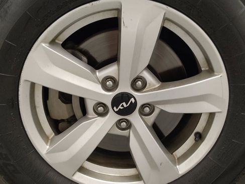Used 2023 Kia Sorento LX FWD image 31
