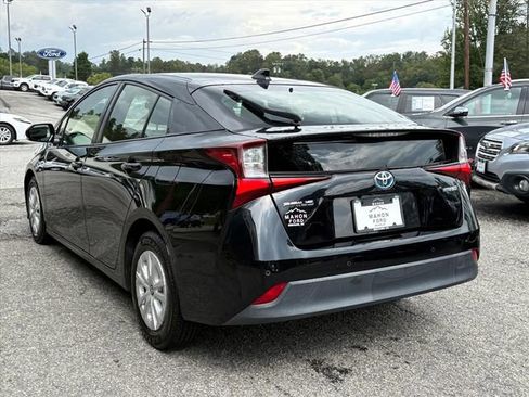 Used 2020 Toyota Prius LE image 5