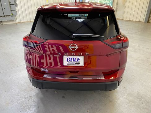 Used 2026 Nissan Rogue SV FWD image 7