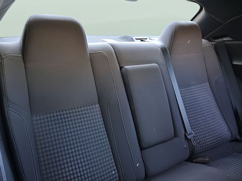 Used 2019 Dodge Challenger SXT RWD image 16