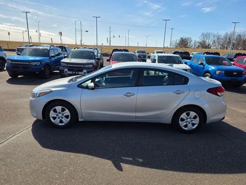 Used 2018 Kia Forte LX image 4