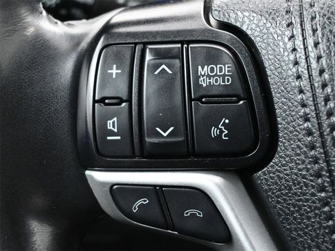 Used 2019 Toyota Highlander Limited image 8