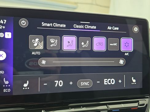Certified 2023 Volkswagen ID.4 Pro AWD/4WD image 23