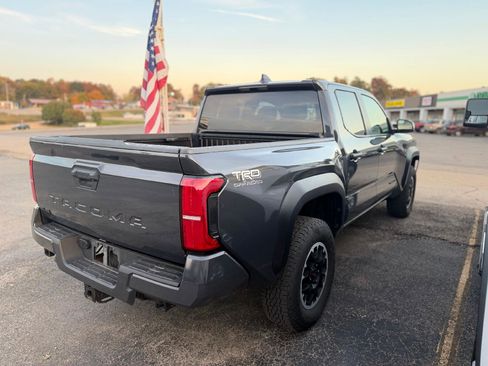 Used 2024 Toyota Tacoma TRD Sport image 2