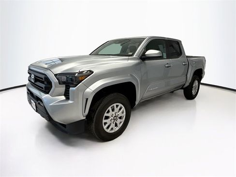 Certified 2024 Toyota Tacoma SR5 image 3