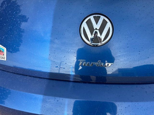Used 2012 Volkswagen Beetle 2.0T FWD image 23