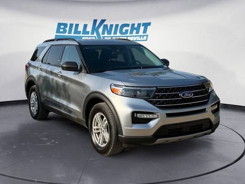 Used 2024 Ford Explorer XLT w/ Equipment Group 202A AWD/4WD image 7