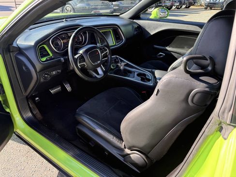 Used 2015 Dodge Challenger R/T Scat Pack w/ Scat Pack Appearance Package image 8