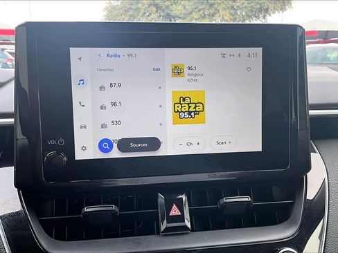 Used 2025 Toyota Corolla LE image 30