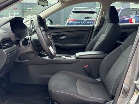 Used 2024 Nissan Sentra SV FWD image 5