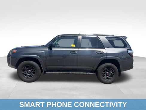 Used 2016 Toyota 4Runner SR5 AWD/4WD image 3