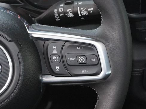 Used 2025 Jeep Wrangler Unlimited Sahara AWD/4WD image 19