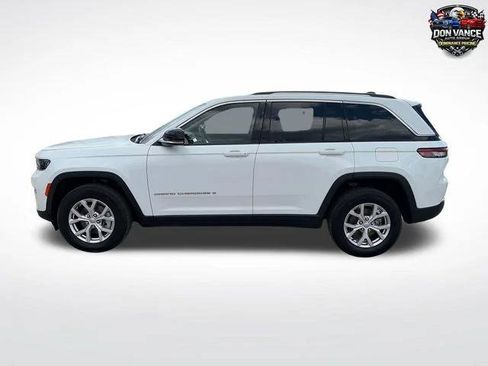 Certified 2022 Jeep Grand Cherokee Limited AWD/4WD image 2