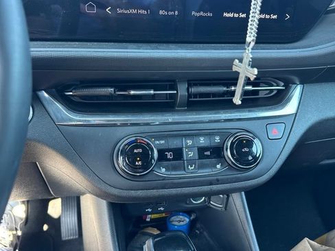 Used 2025 Buick Envista Preferred w/ Convenience I Package FWD image 2