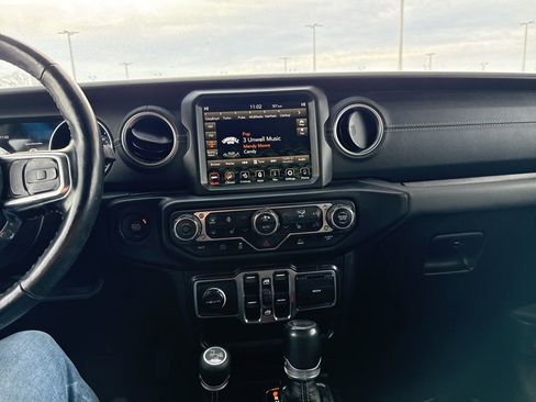 Used 2023 Jeep Wrangler Unlimited Sahara w/ Cold Weather Group image 15