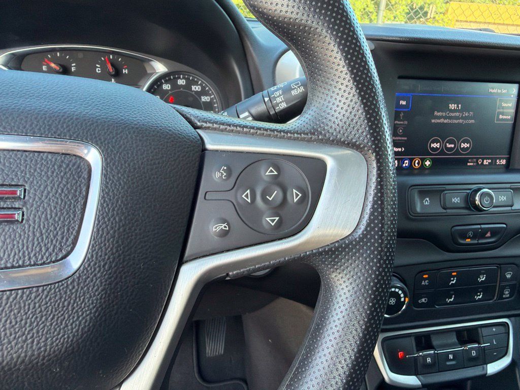 Used 2023 GMC Terrain SLE w/ Elevation Edition FWD image 17