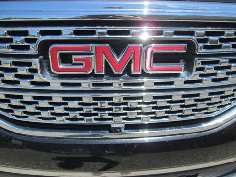 Used 2017 GMC Acadia Denali w/ Technology Package FWD image 79