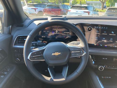 New 2026 Chevrolet Suburban LT w/ Comfort Package AWD/4WD image 6