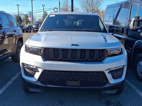 New 2025 Jeep Grand Cherokee Limited image 2