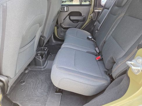 Used 2025 Jeep Wrangler Unlimited Sport AWD/4WD image 22