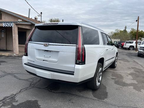 Used 2017 Cadillac Escalade ESV Premium Luxury image 3