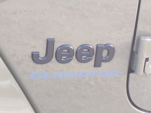 New 2026 Jeep Gladiator Willys AWD/4WD image 37