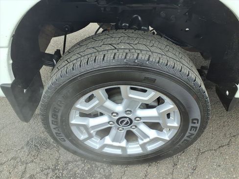 Certified 2024 Nissan Titan SV w/ SV Convenience Package image 17