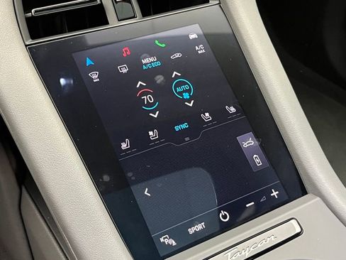 Used 2022 Porsche Taycan image 16