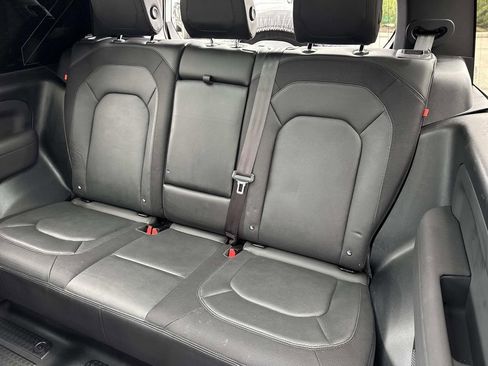 Certified 2023 Land Rover Defender 90 X-Dynamic SE image 15