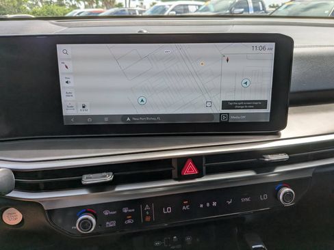 Certified 2025 Kia Sorento S FWD image 23