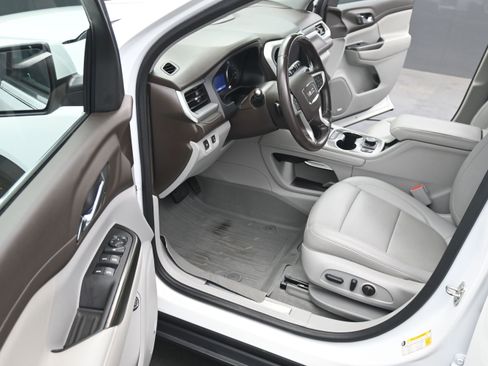 Used 2022 GMC Acadia SLT FWD image 15