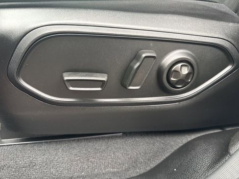 Used 2024 Jeep Grand Cherokee L Altitude image 11