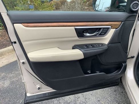 Used 2017 Honda CR-V Touring image 17