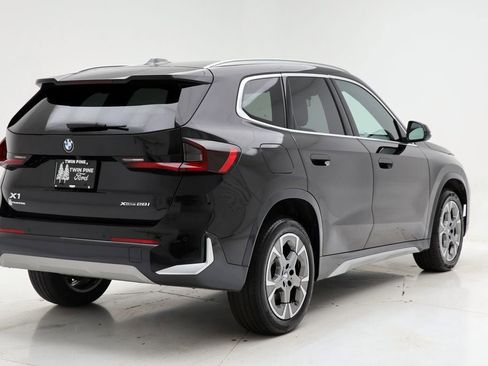Used 2025 BMW X1 xDrive28i AWD/4WD image 8