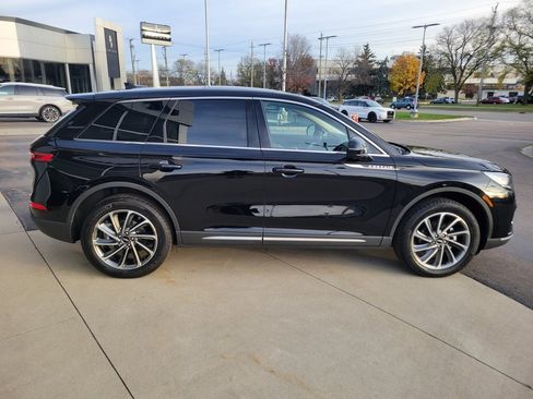 Certified 2024 Lincoln Corsair AWD w/ Equipment Group 101A image 2