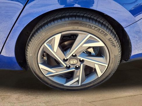 Used 2025 Hyundai Elantra Limited FWD image 25