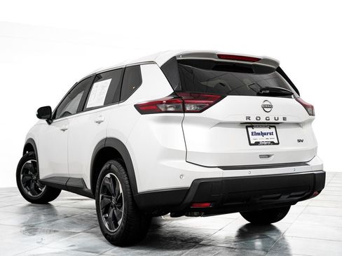 Used 2024 Nissan Rogue SV FWD image 5